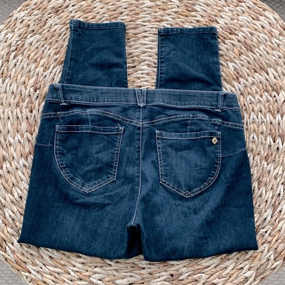 Democracy Ab Solution Ankle Skimmer - Picture 7 of 15